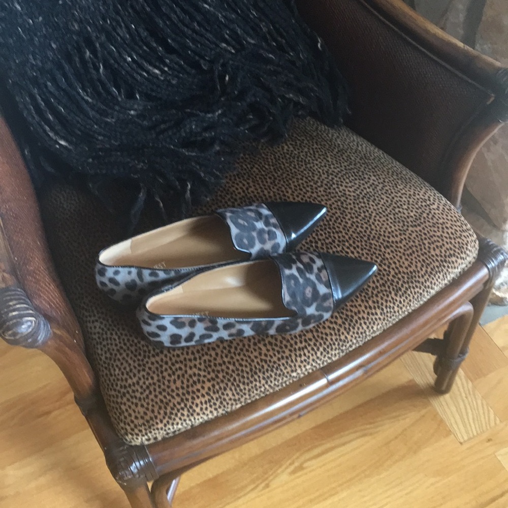 Leopard print flat